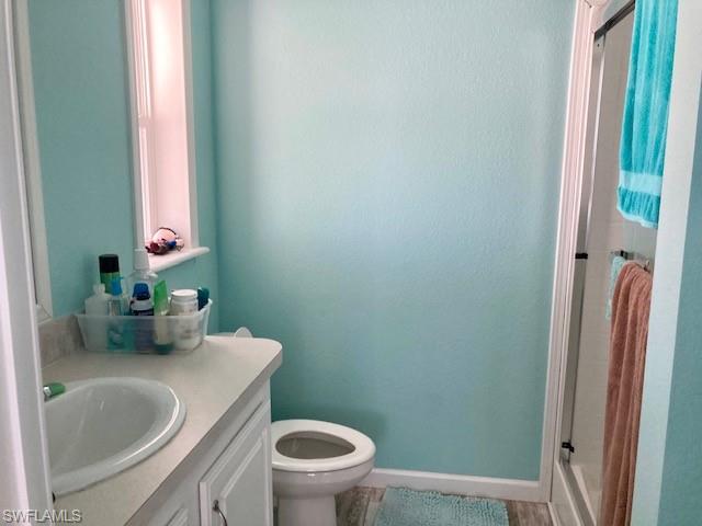 325 Shoreland Dr E Property Photo 16