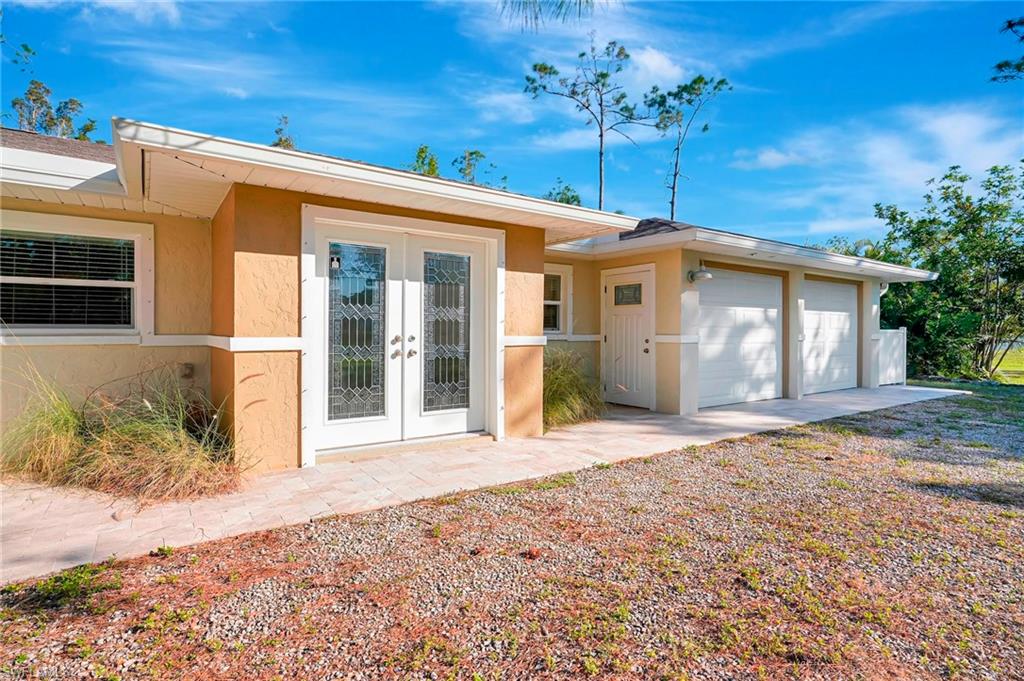 12857 Honeysuckle Rd Property Photo 2