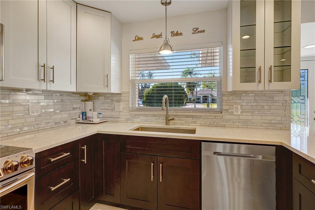 12857 Honeysuckle Rd Property Photo 15