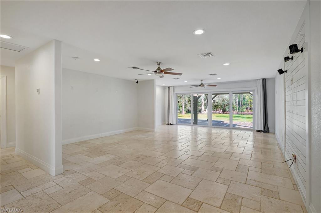 12857 Honeysuckle Rd Property Photo 16