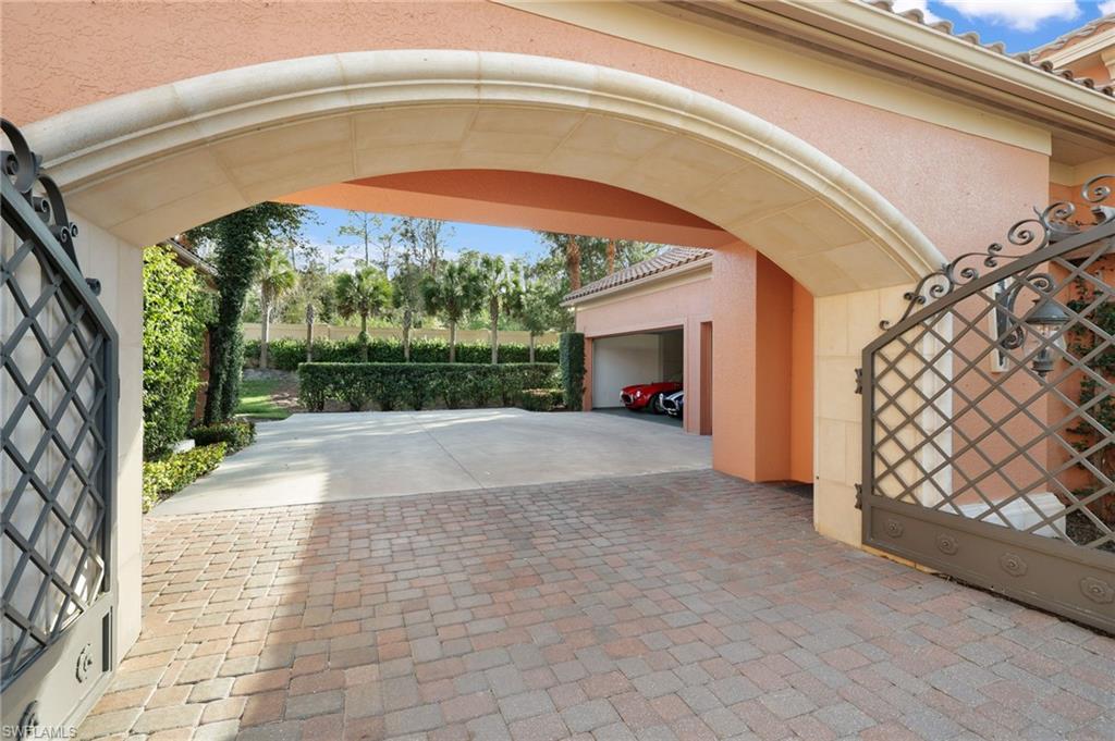 15210 Brolio Way Property Photo 31
