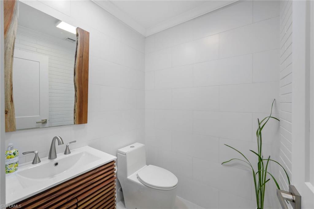 2943 Valencia Way Property Photo 29