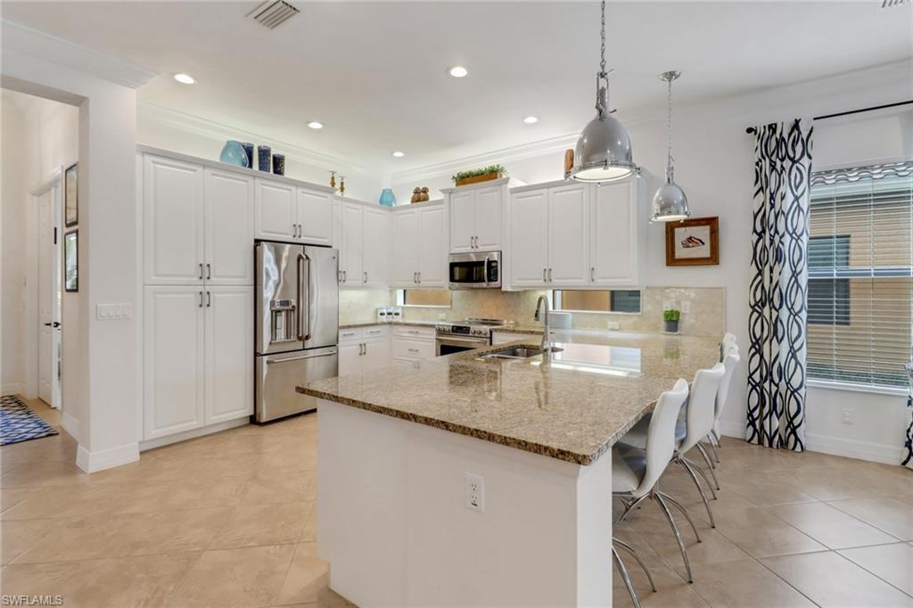 3475 Pacific Dr Property Photo 5