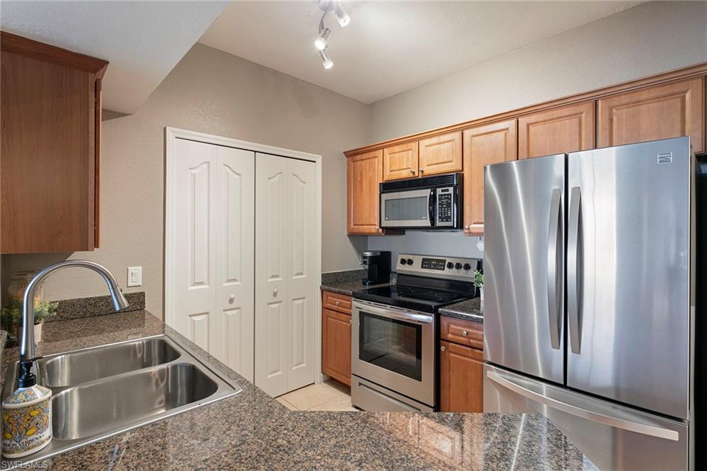 12990 Positano Cir # 204 Property Photo 8