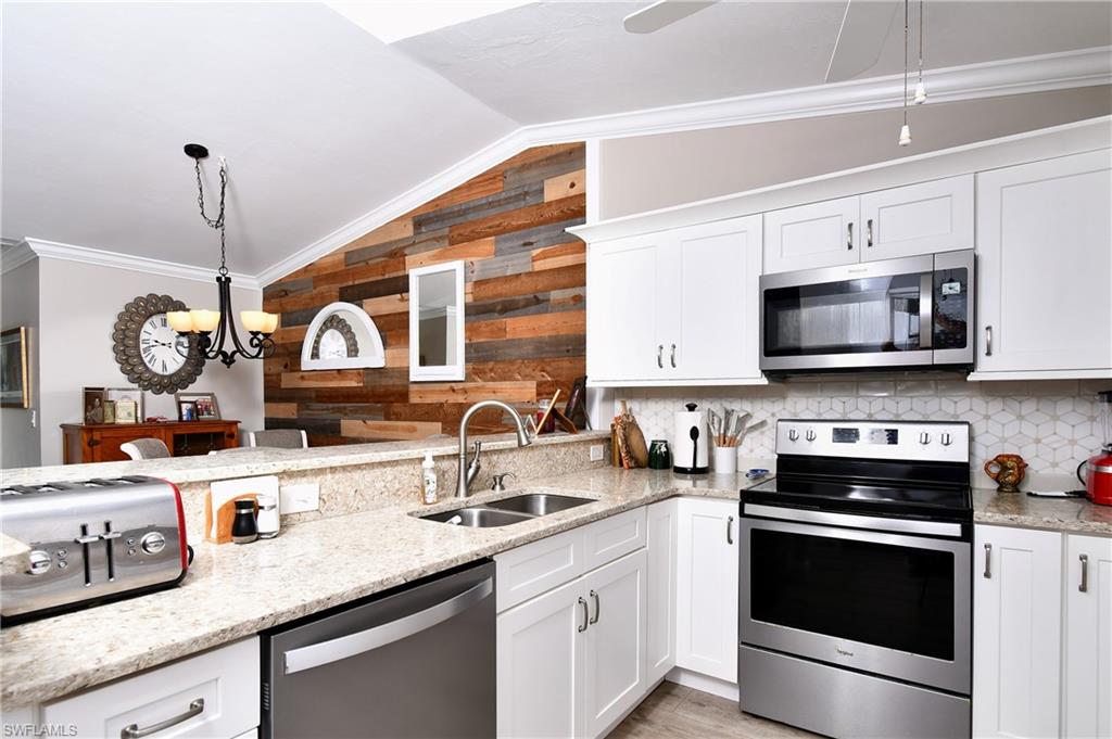 17503 Island Inlet Ct Property Photo 13