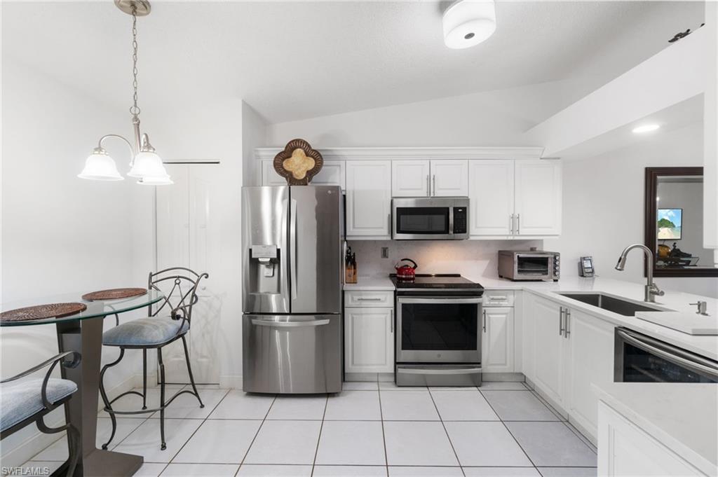 935 New Waterford Dr # 202 Property Photo 3