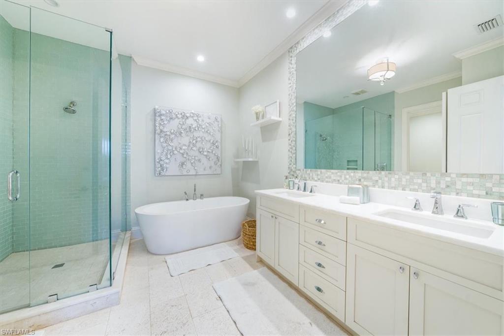 7128 Lemuria Cir # 702 Property Photo 19