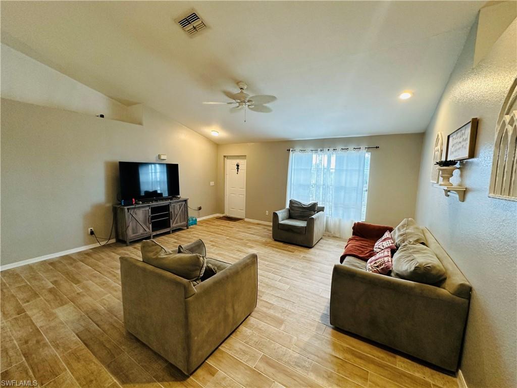 1125 Parnell Ct Property Photo 6