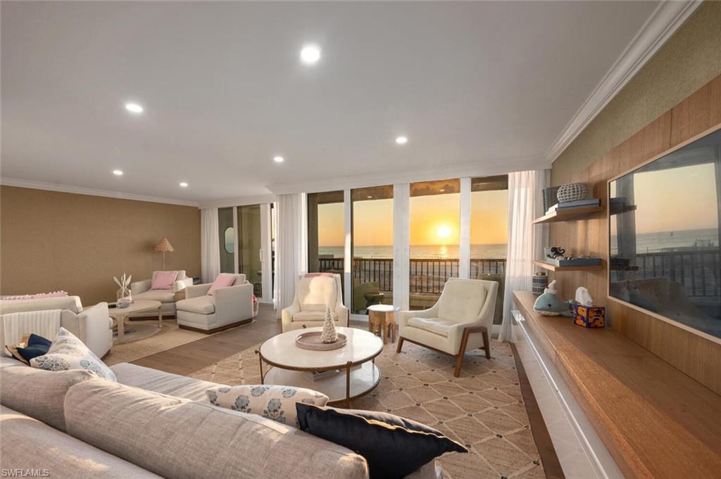 2395 Gulf Shore Blvd N Blvd N # 102 Property Photo