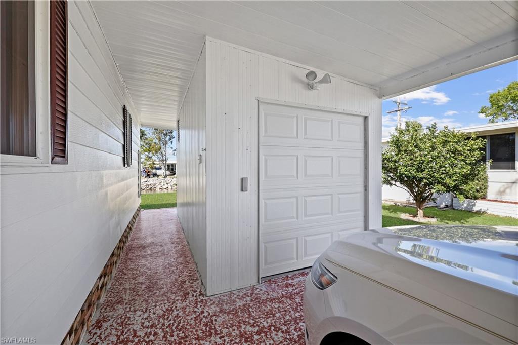 707 Palm Frond Ct Property Photo 3
