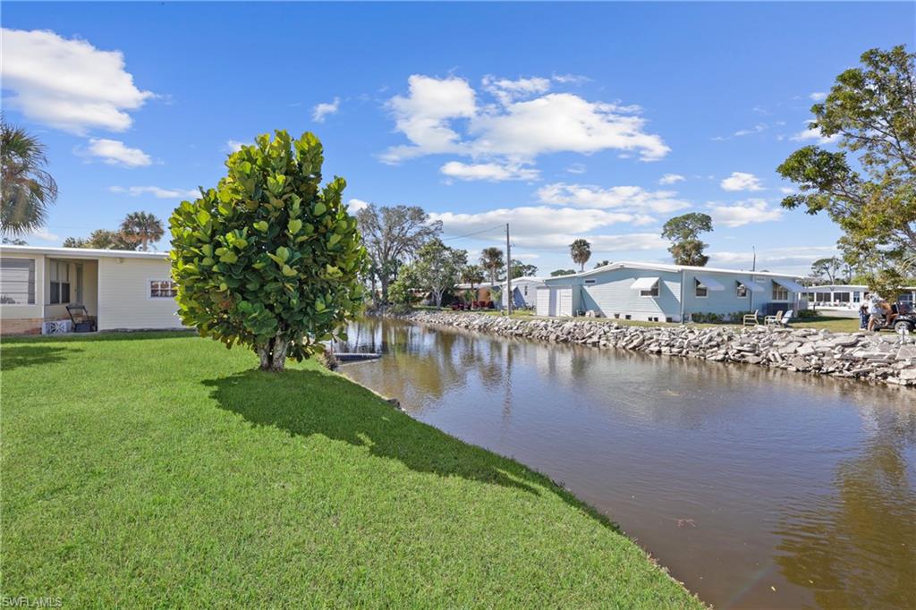 707 Palm Frond Ct Property Photo 5