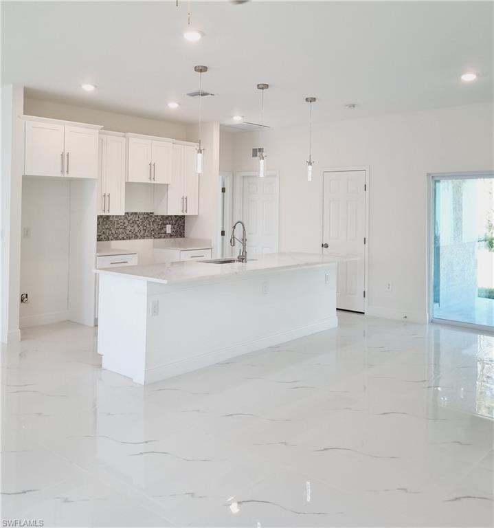 836 Giorgio Ave S Property Photo 5