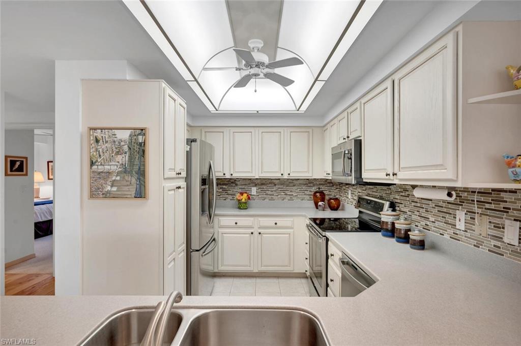 26881 Wedgewood Dr # 102 Property Photo 10