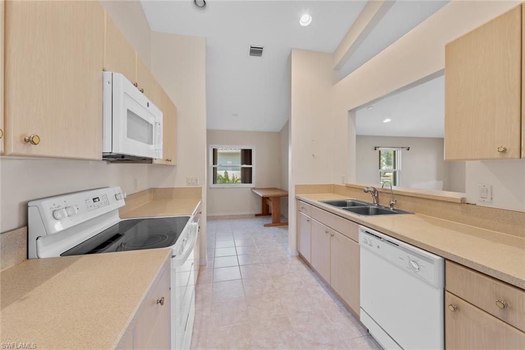 8901 Cascades Isle Blvd Property Photo 10
