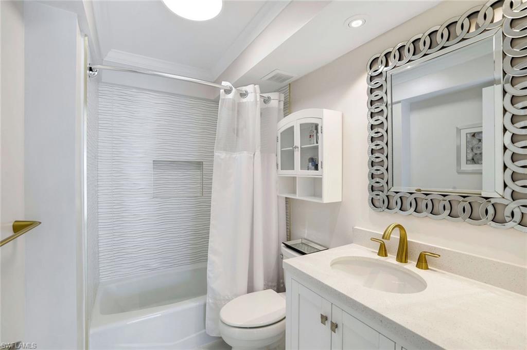 300 Park Shore Dr # 1e Property Photo 18