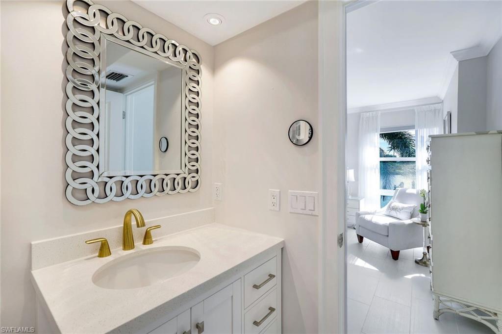 300 Park Shore Dr # 1e Property Photo 19