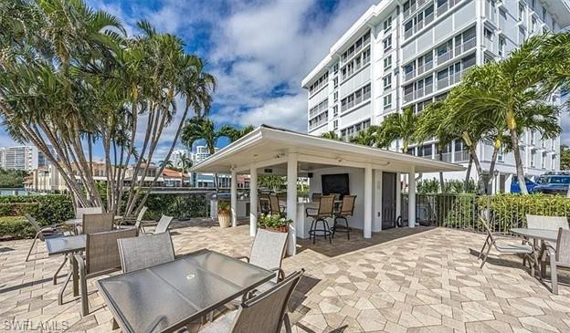 300 Park Shore Dr # 1e Property Photo 24