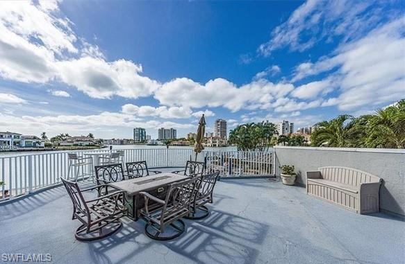 300 Park Shore Dr # 1e Property Photo 25