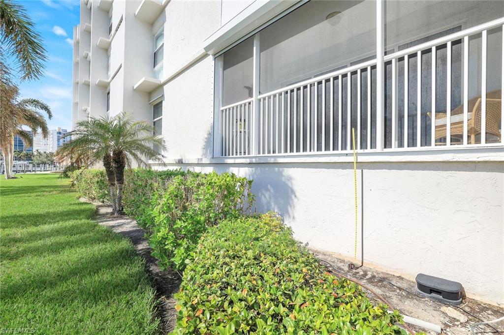 300 Park Shore Dr # 1e Property Photo 30