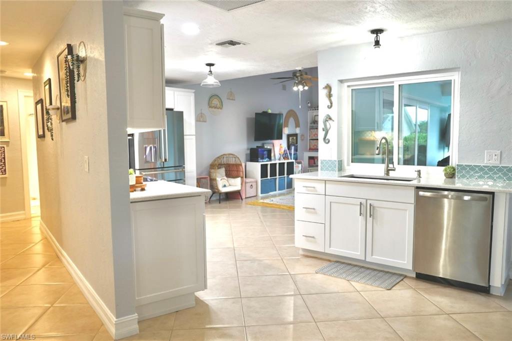 233 Pinehurst Cir Property Photo 2