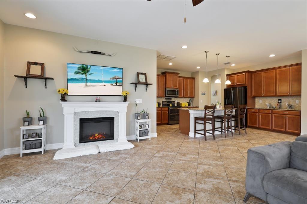 3290 Banyon Hollow Loop Property Photo 4