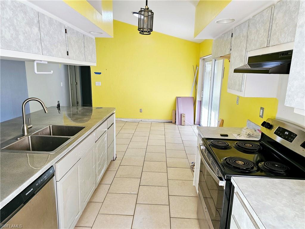 2935 Sw 1st Pl Property Photo 3