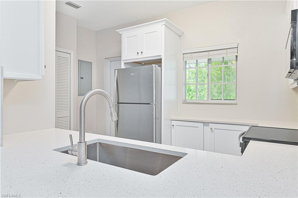 8407 Bernwood Cove Loop # 502 Property Photo 6
