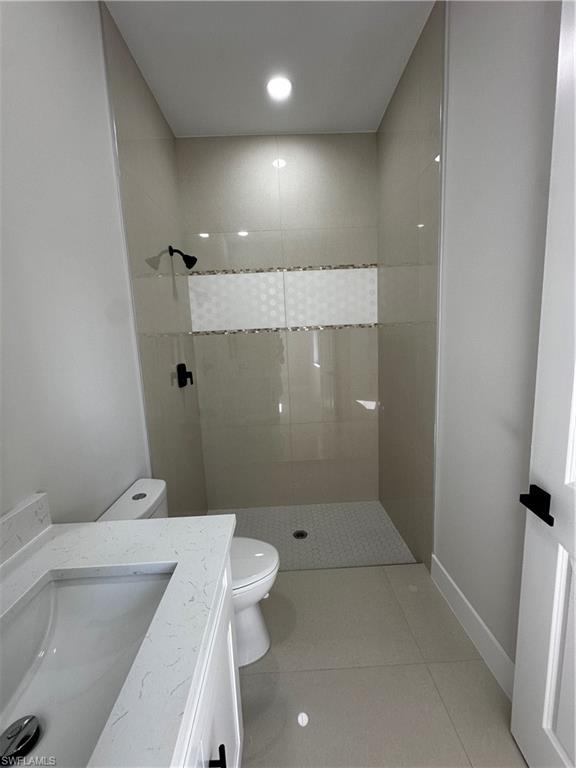 732 Troy Ave Property Photo 6