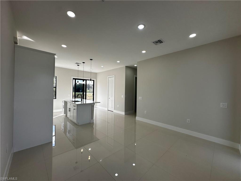 732 Troy Ave Property Photo 11