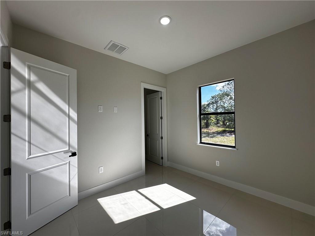 732 Troy Ave Property Photo 23