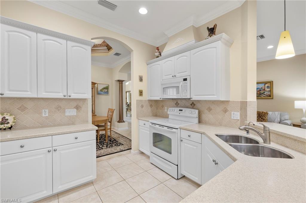 15865 Delaplata Ln Property Photo 8