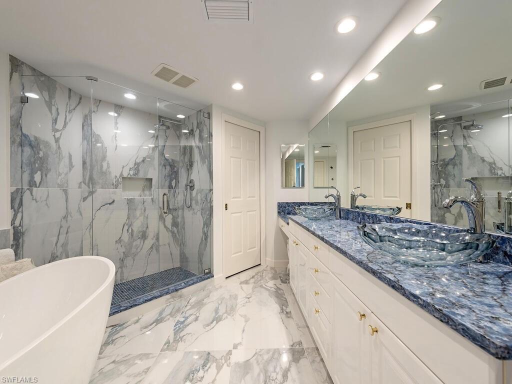 7117 Pelican Bay Blvd # 1106 Property Photo 1