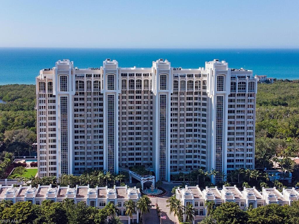 7117 Pelican Bay Blvd # 1106 Property Photo 4