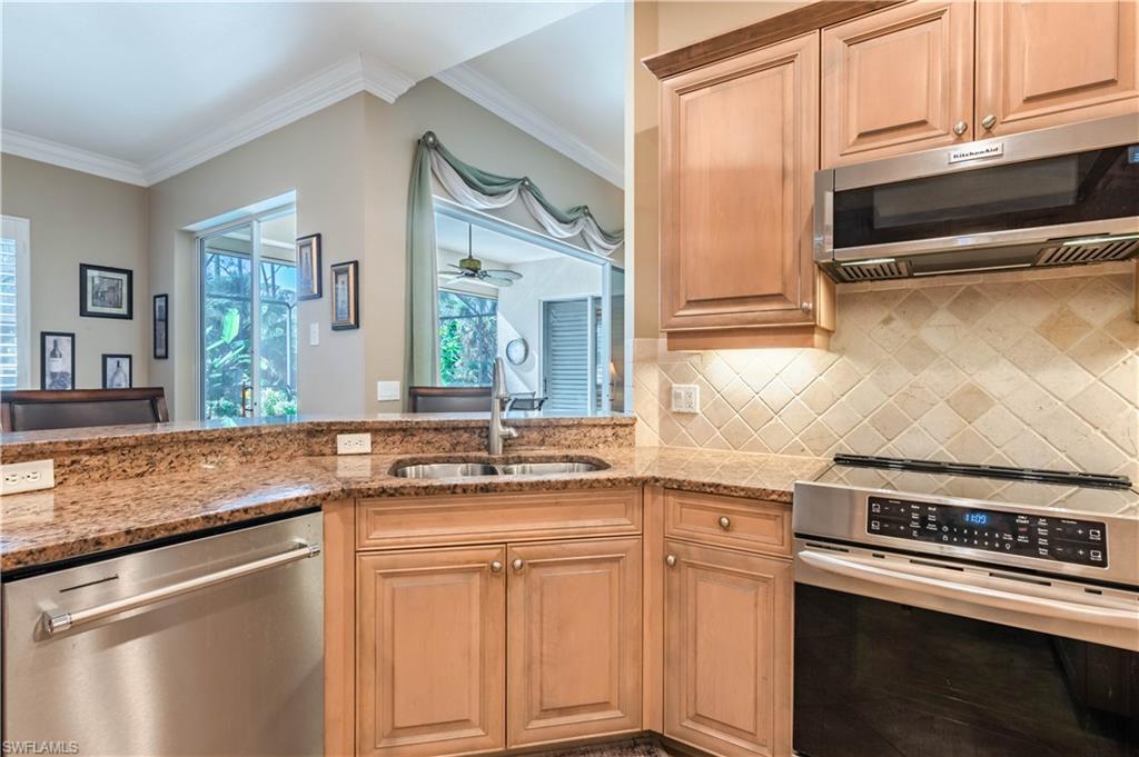 16144 Parque Ln Property Photo 13