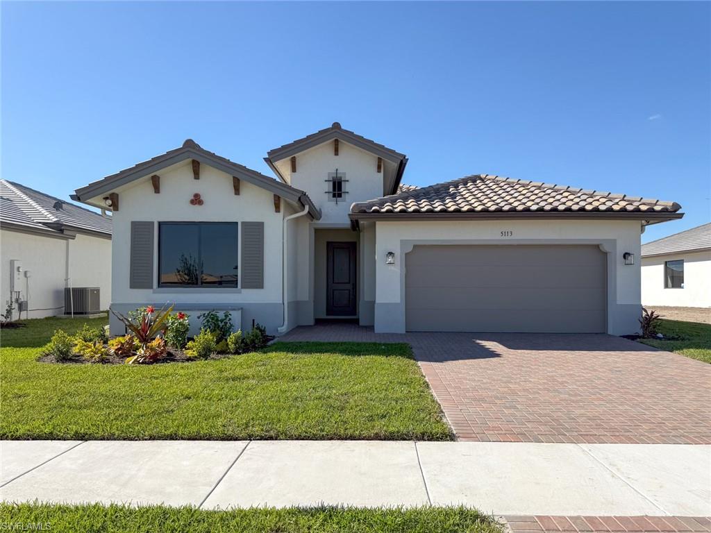 5113 Penella Ave Property Photo 1