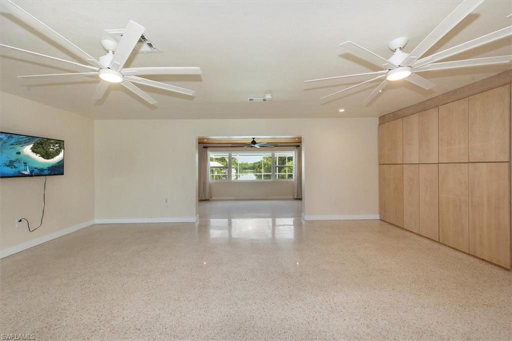 349 Coral Dr Property Photo 6