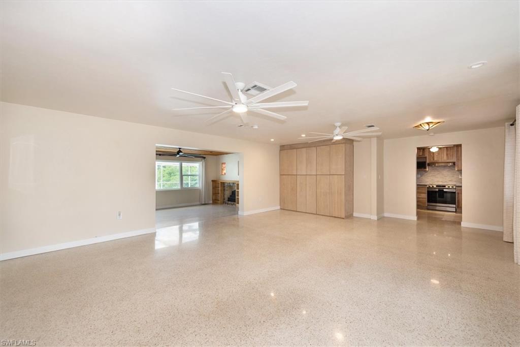 349 Coral Dr Property Photo 8
