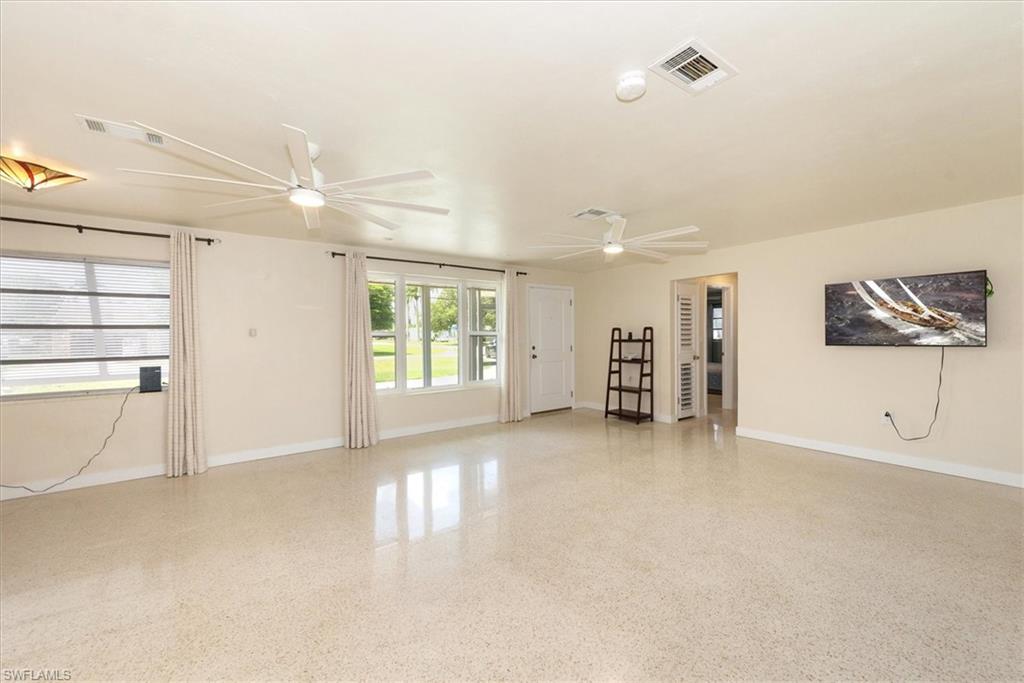 349 Coral Dr Property Photo 9