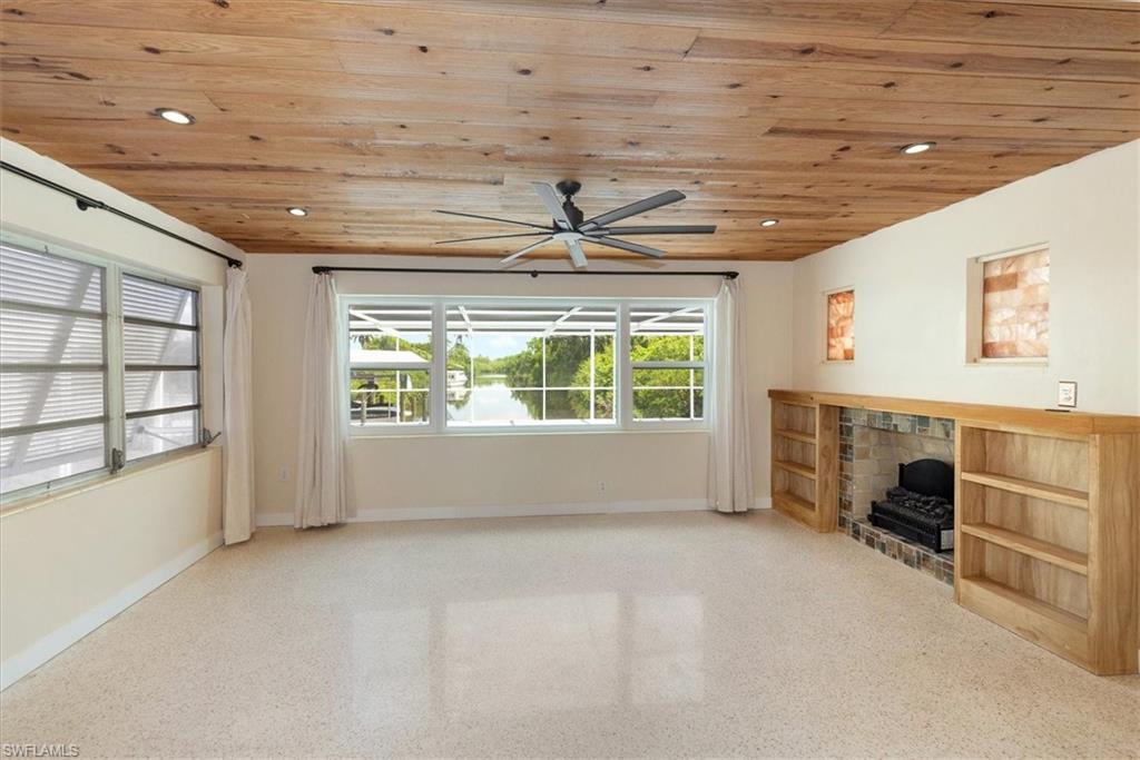 349 Coral Dr Property Photo 10