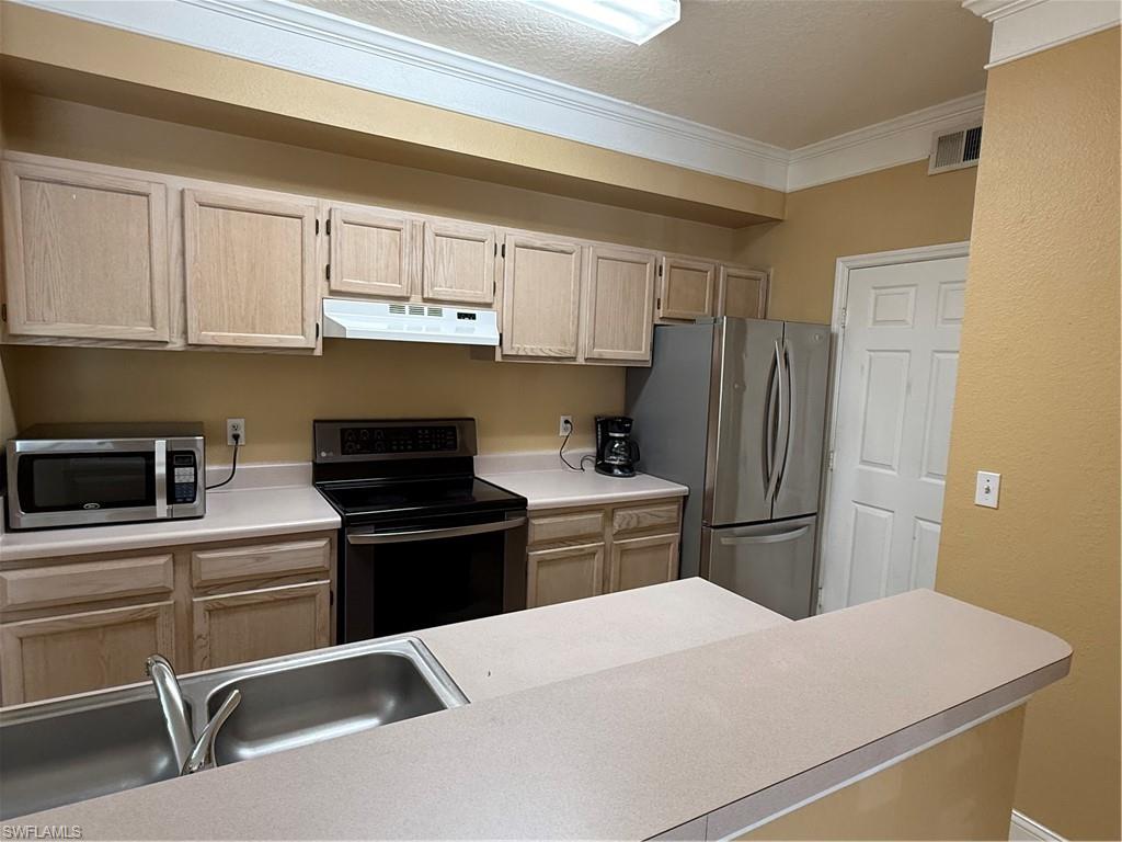 11510 Villa Grand # 407 Property Photo 4