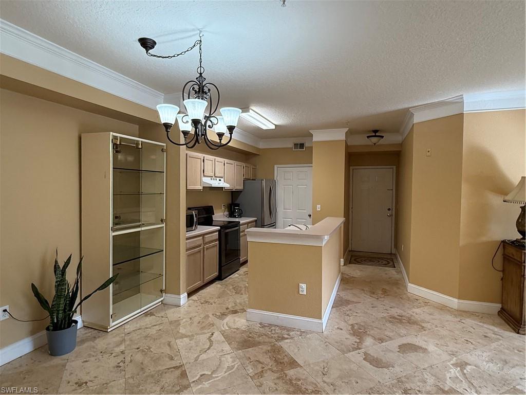 11510 Villa Grand # 407 Property Photo 5