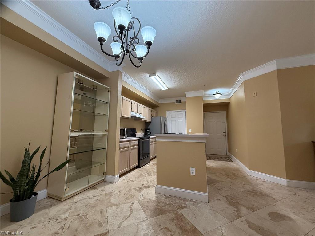 11510 Villa Grand # 407 Property Photo 6