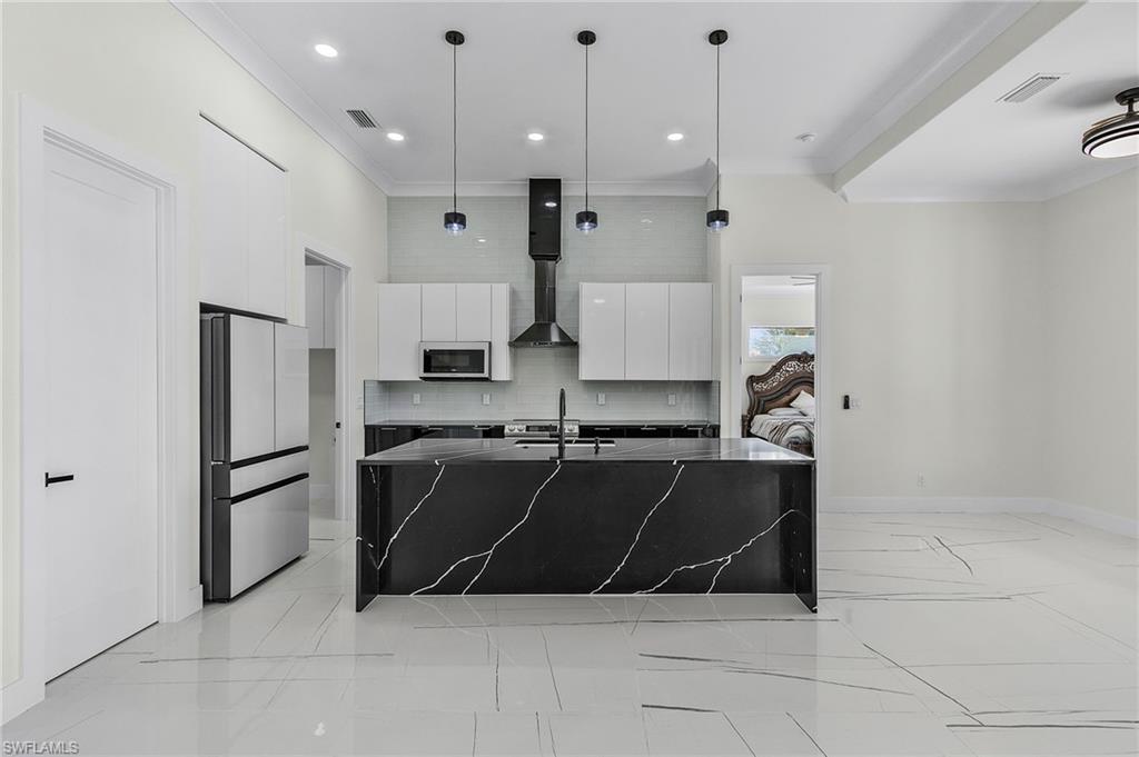3324 Santa Barbara Blvd N Property Photo 6