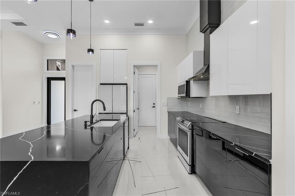 3324 Santa Barbara Blvd N Property Photo 14