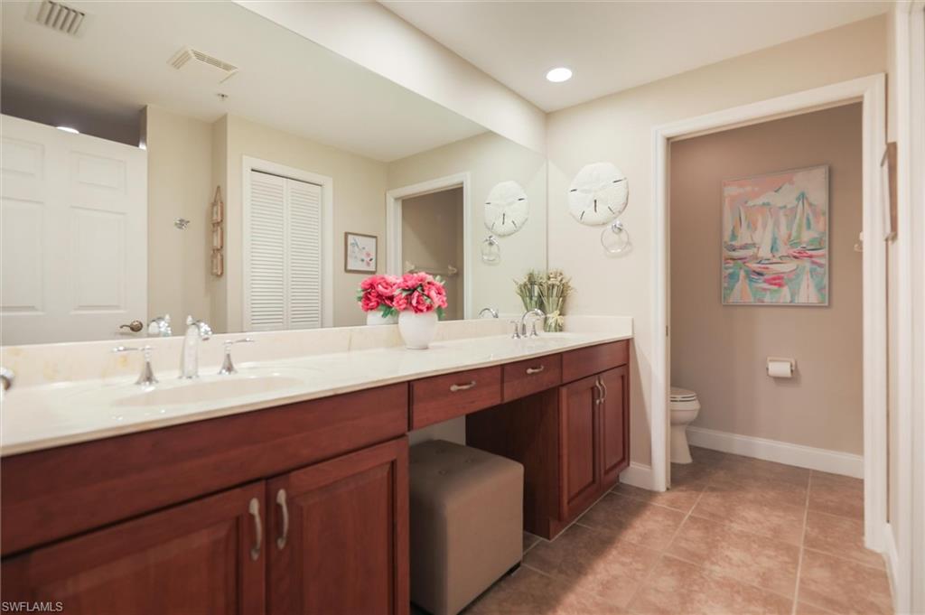 7461 Bella Lago Dr # 242 Property Photo 13