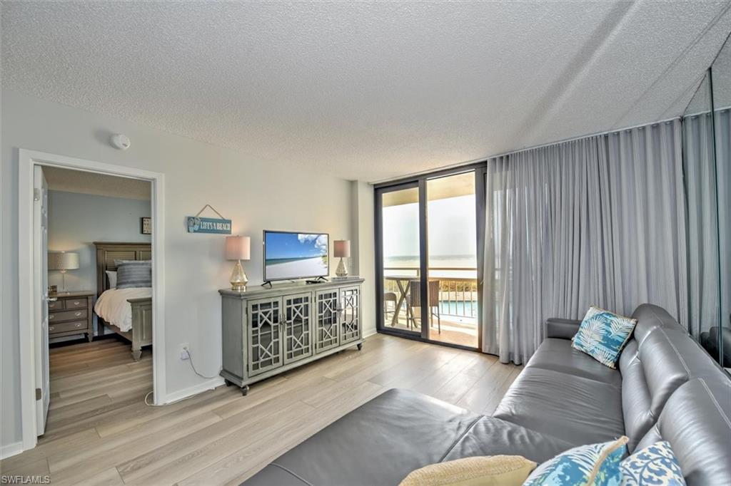 180 Seaview Ct # 201 Property Photo 8
