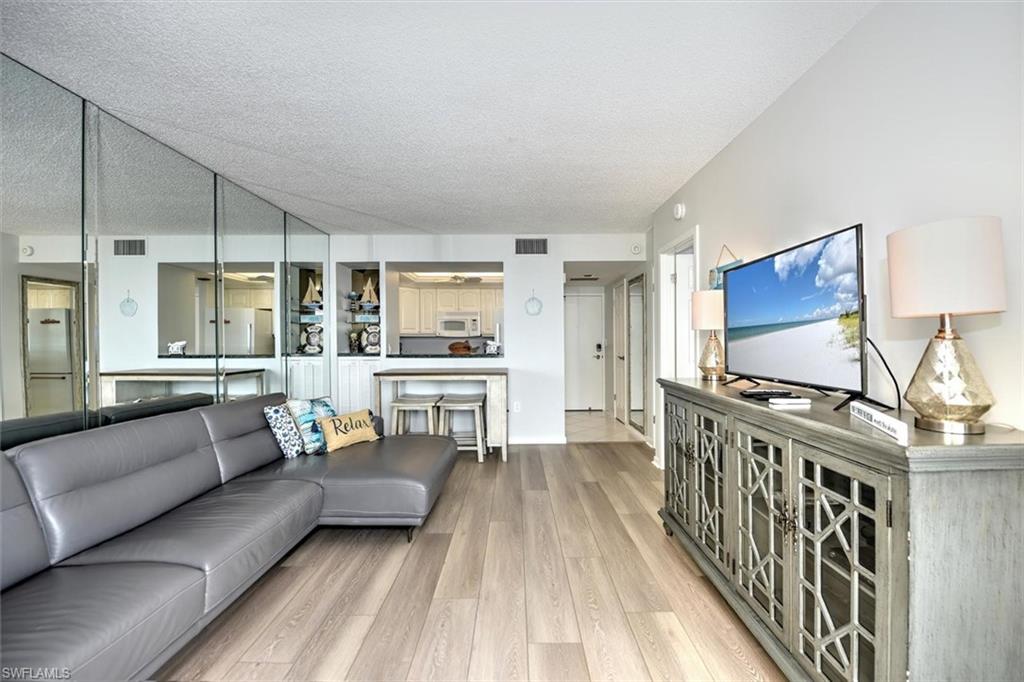 180 Seaview Ct # 201 Property Photo 10
