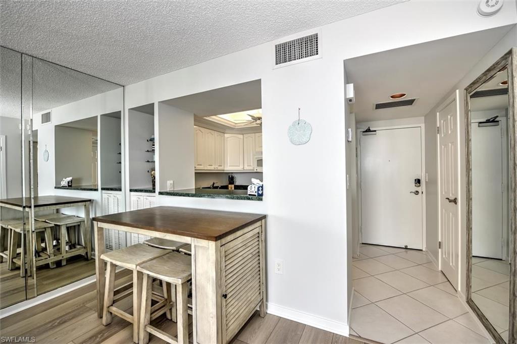 180 Seaview Ct # 201 Property Photo 11