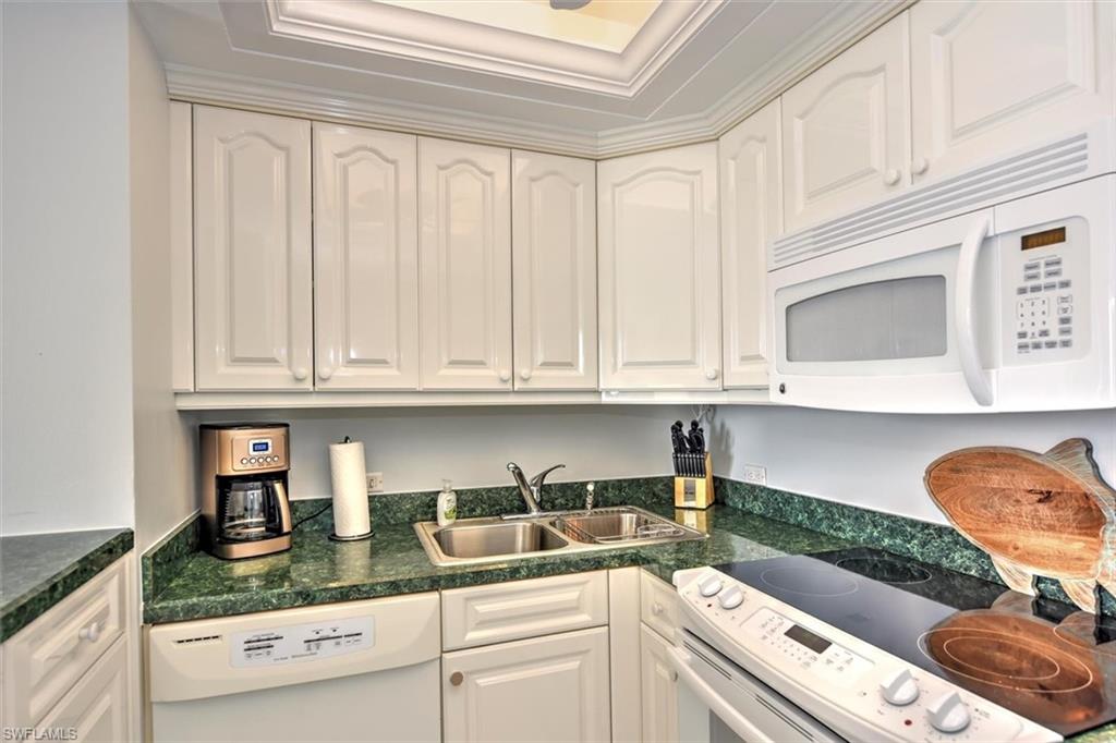 180 Seaview Ct # 201 Property Photo 14