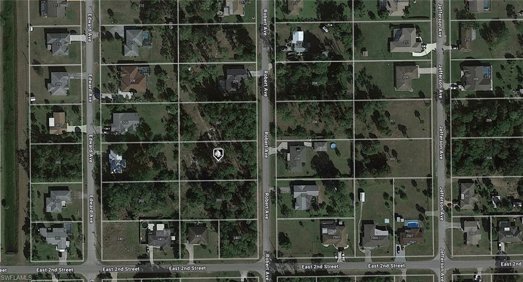 205 Robert AVE Property Photo 1
